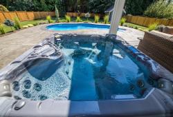 Like this hot tub? Give us a call and make reference to gallery ID - H2