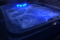 Like this hot tub? Give us a call and make reference to gallery ID - H16