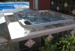Like this hot tub? Give us a call and make reference to gallery ID - H6