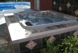 Like this hot tub? Give us a call and make reference to gallery ID - H6